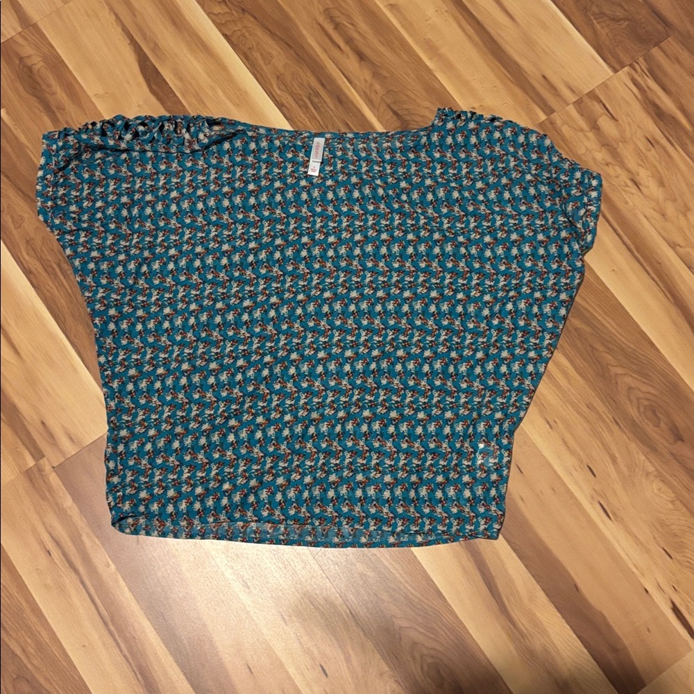 Xhilaration Floral Blue and White Blouse